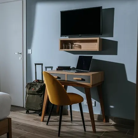 Ta' Tereza In Manwel Dimech 4*